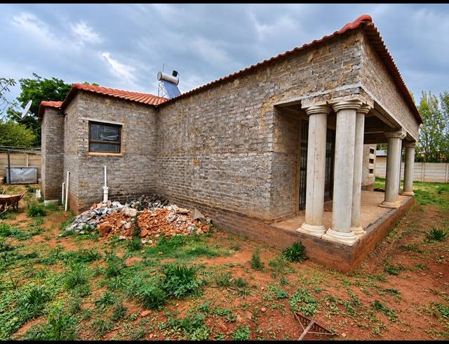 2 BEDROOM HOUSE FOR SALE IN MEYERTON CENTRAL